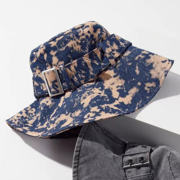 NWOT Urban Outfitters UO Belted Floppy Bucket Hat In Acid Wash